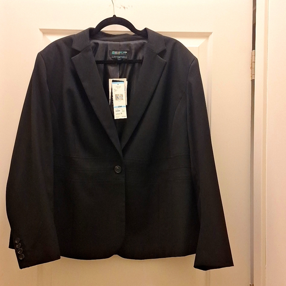 Jones New York Womens Collection size 20 W black stretch blazer.